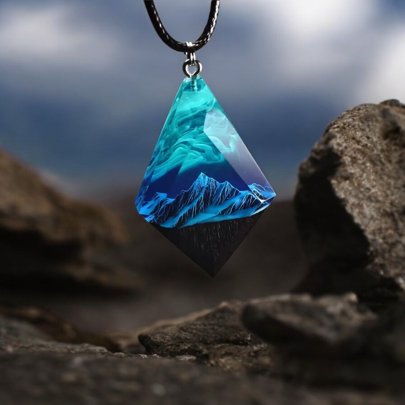 Колие от смола снежни планини "Aurora polaris"